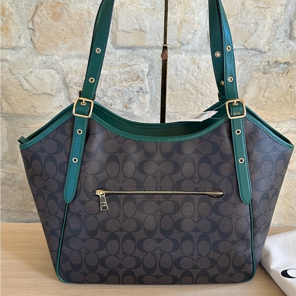 Coach - Picture 6 of 16